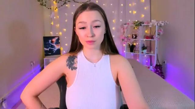 Image 2 of fleurs_de_cerisier Stream on Chaturbate on 22 days ago