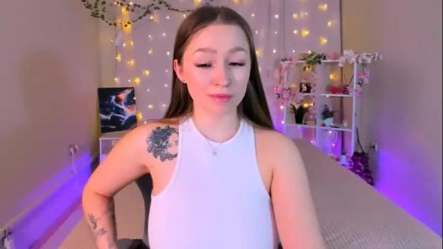 Image 7 of fleurs_de_cerisier Stream on Chaturbate on 22 days ago