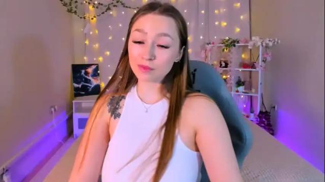 Image 8 of fleurs_de_cerisier Stream on Chaturbate on 22 days ago