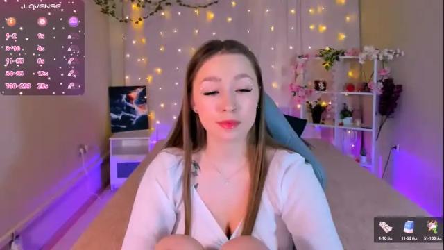 Image 6 of fleurs_de_cerisier Stream on Chaturbate on 19 days ago