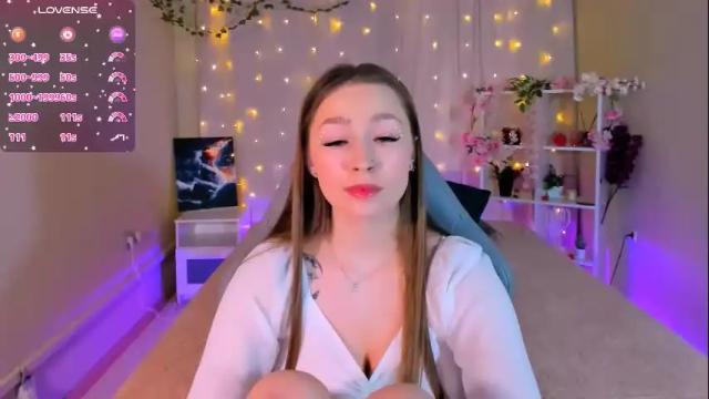 Image 7 of fleurs_de_cerisier Stream on Chaturbate on 19 days ago