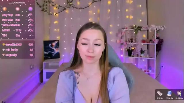 Image 12 of fleurs_de_cerisier Stream on Chaturbate on 16 days ago