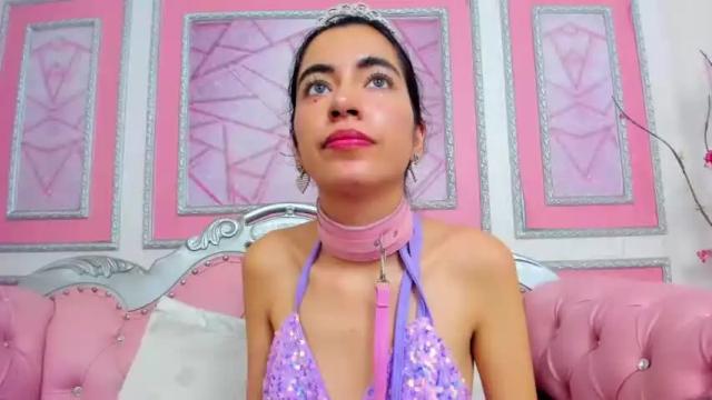 Image 2 of flexslut Stream on Chaturbate on 14 months ago