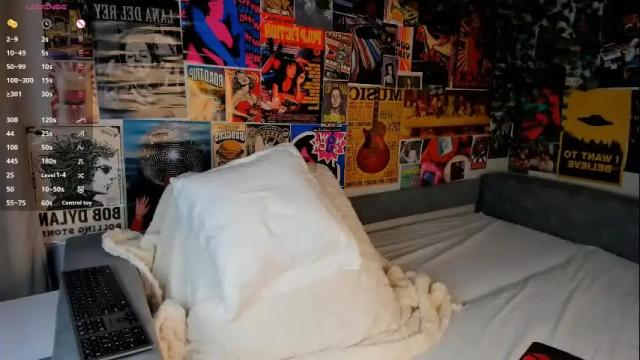 Thumbnail 1, flirtykitty_'s Stream at Chaturbate, 1 month ago