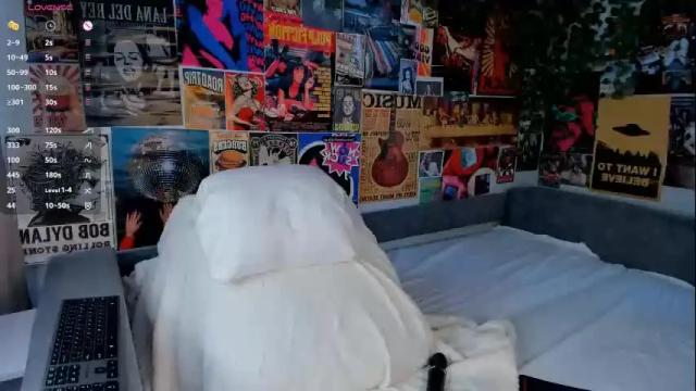 Image 6 of flirtykitty_ Stream on Chaturbate on 26 days ago