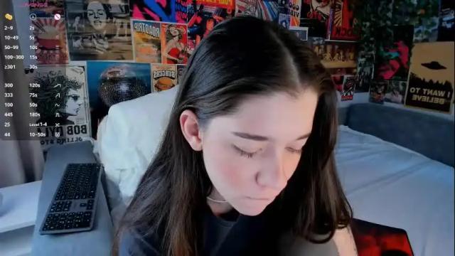 Image 10 of flirtykitty_ Stream on Chaturbate on 25 days ago