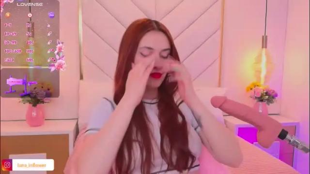 Image 7 of flor_deluna Stream on Chaturbate on 1 month ago