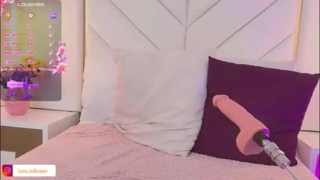 Image 10 of flor_deluna Stream on Chaturbate on 1 month ago