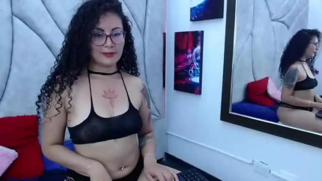 Image 7 of flora_diaz Stream on Chaturbate on 17 months ago