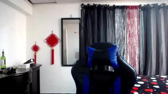 Image 2 of flora_passion Stream on Chaturbate on 23 months ago