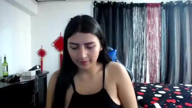 Image 3 of flora_passion Stream on Chaturbate on 23 months ago
