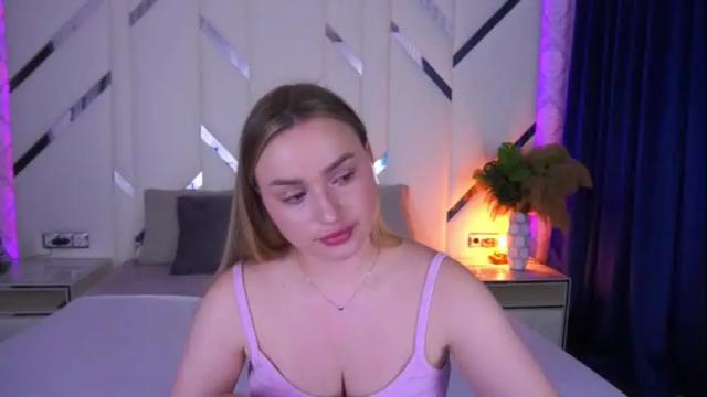 Image 2 of floragreys Stream on Chaturbate on 1 month ago