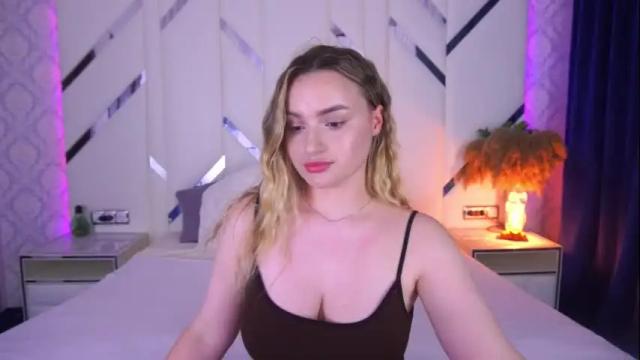 Image 12 of floragreys Stream on Chaturbate on 20 days ago