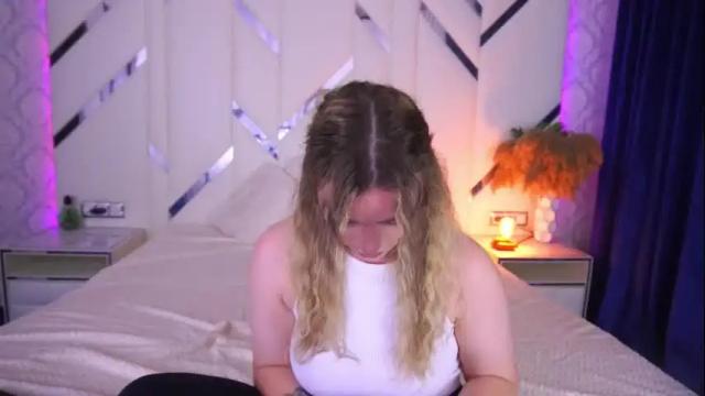 Image 12 of floragreys Stream on Chaturbate on 18 days ago