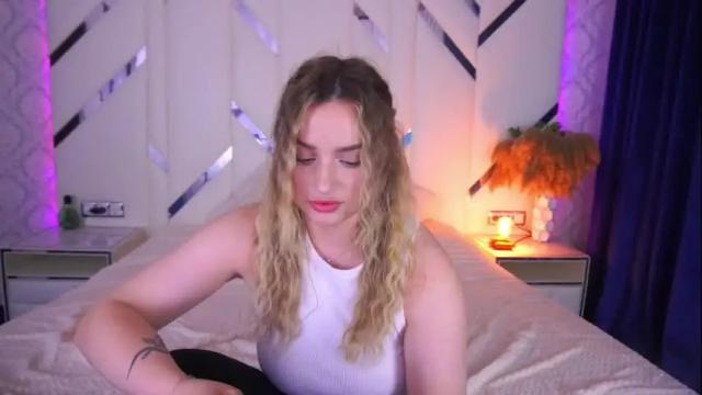 Image 2 of floragreys Stream on Chaturbate on 18 days ago