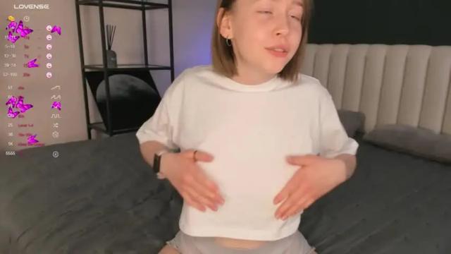 Image 12 of florencebrucker Stream on Chaturbate on 12 months ago