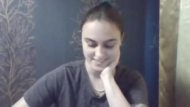 Image 2 of flower_bluee Stream on Chaturbate on 15 months ago