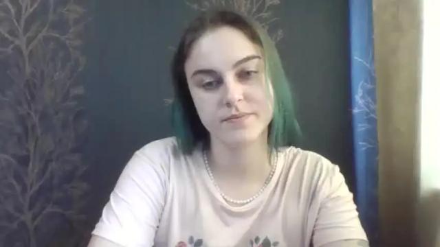 Image 3 of flower_bluee Stream on Chaturbate on 14 months ago
