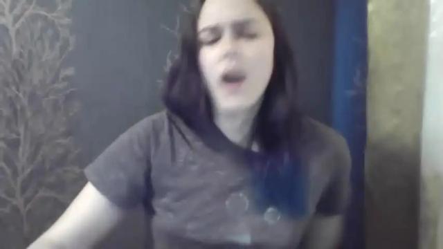 Image 6 of flower_bluee Stream on Chaturbate on 14 months ago