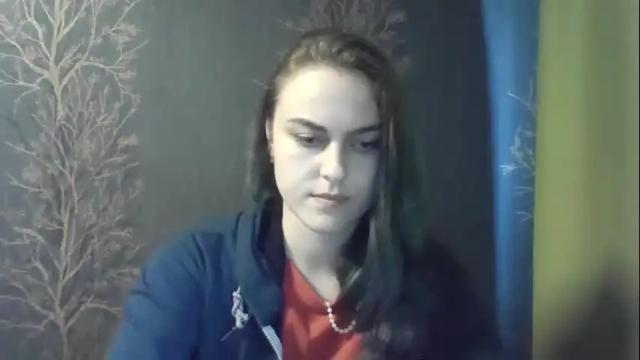 Image 2 of flower_bluee Stream on Chaturbate on 1 month ago