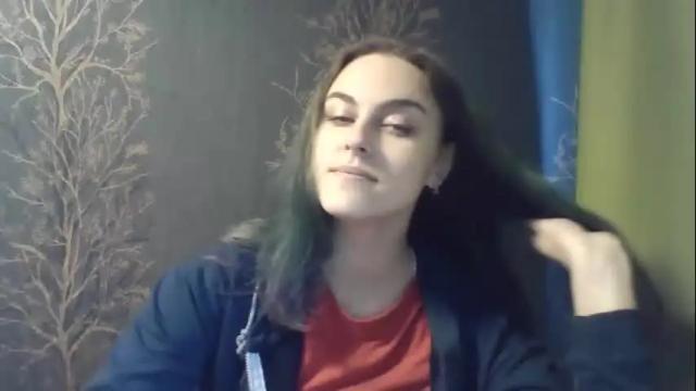 Image 2 of flower_bluee Stream on Chaturbate on 1 month ago