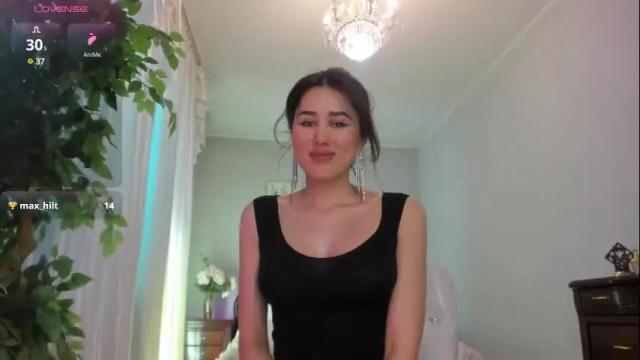 Image 2 of flower_nicole Stream on Chaturbate on 1 month ago