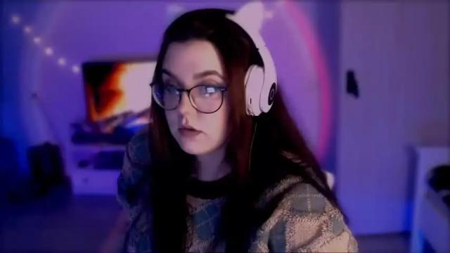 Image 12 of flowercrystal Stream on Chaturbate on 17 months ago