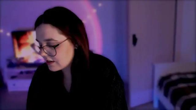 Image 7 of flowercrystal Stream on Chaturbate on 17 months ago