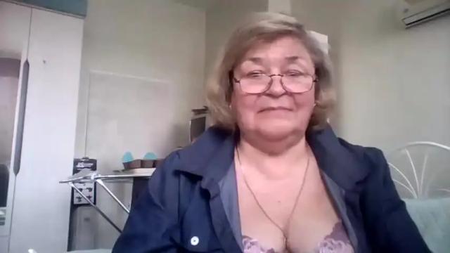 Image 4 of flowerlover8 Stream on Chaturbate on 12 months ago