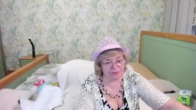 Image 7 of flowerlover8 Stream on Chaturbate on 12 months ago