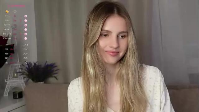 Image 2 of fluffy_angel Stream on Chaturbate on 1 month ago