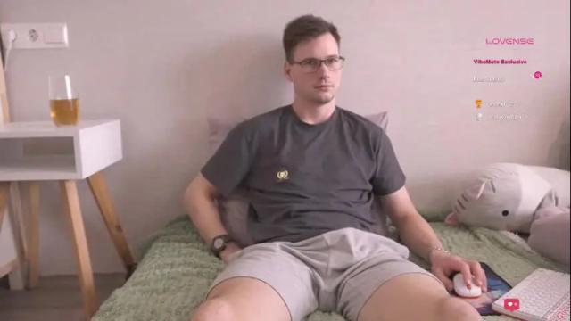 Image 12 of fluffy_hat Stream on Chaturbate on 9 months ago