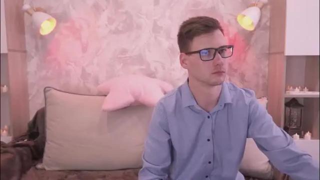 Image 2 of fluffy_hat Stream on Chaturbate on 2 months ago