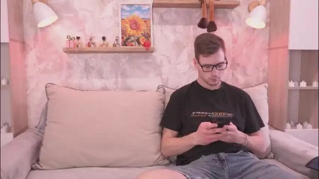 Image 10 of fluffy_hat Stream on Chaturbate on 1 month ago