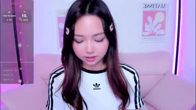 Image 3 of fluffy_rose Stream on Chaturbate on 4 months ago