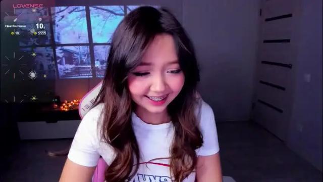 Image 2 of fluffy_rose Stream on Chaturbate on 2 months ago