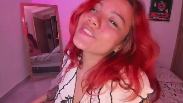 Image 3 of fluffybunnred Stream on Chaturbate on 19 months ago