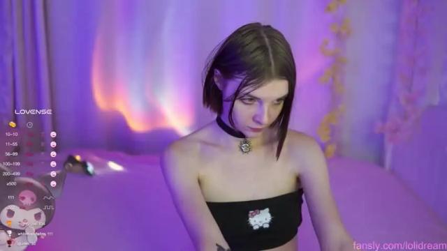 Image 10 of fluffyellie Stream on Chaturbate on 16 months ago
