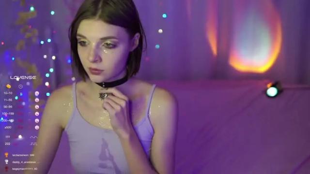 Image 11 of fluffyellie Stream on Chaturbate on 16 months ago
