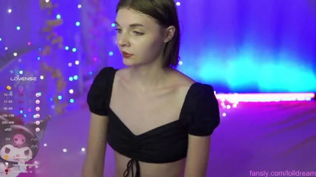 Image 8 of fluffyellie Stream on Chaturbate on 15 months ago