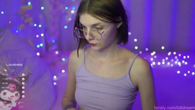 Image 3 of fluffyellie Stream on Chaturbate on 15 months ago