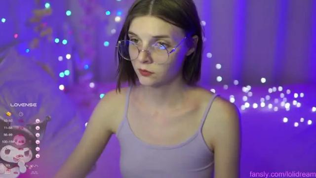 Image 8 of fluffyellie Stream on Chaturbate on 15 months ago