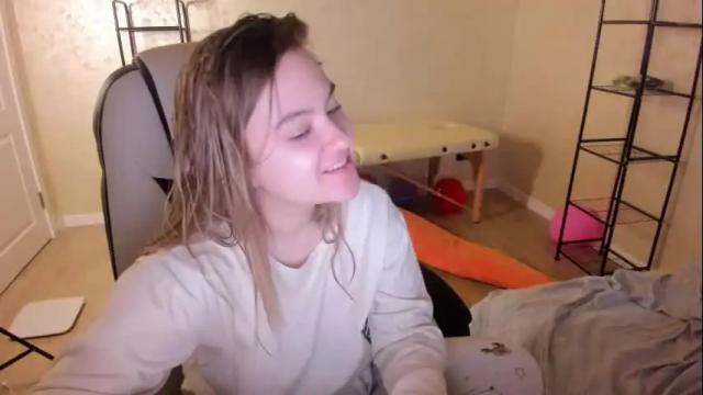 Image 11 of fluffyyummybuns Stream on Chaturbate on 3 months ago