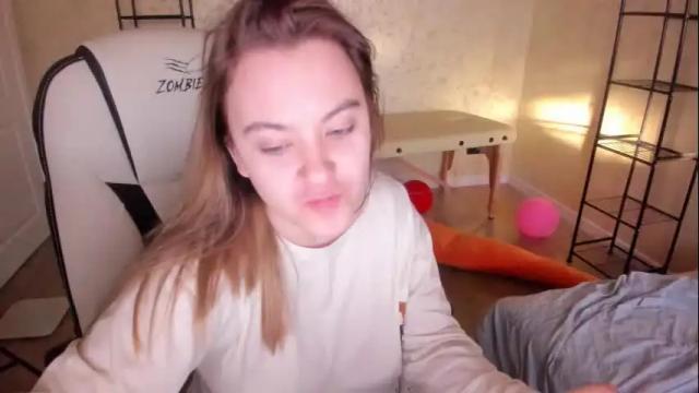 Image 11 of fluffyyummybuns Stream on Chaturbate on 3 months ago
