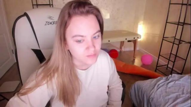 Image 12 of fluffyyummybuns Stream on Chaturbate on 3 months ago