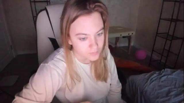 Image 2 of fluffyyummybuns Stream on Chaturbate on 3 months ago