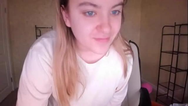Image 7 of fluffyyummybuns Stream on Chaturbate on 3 months ago