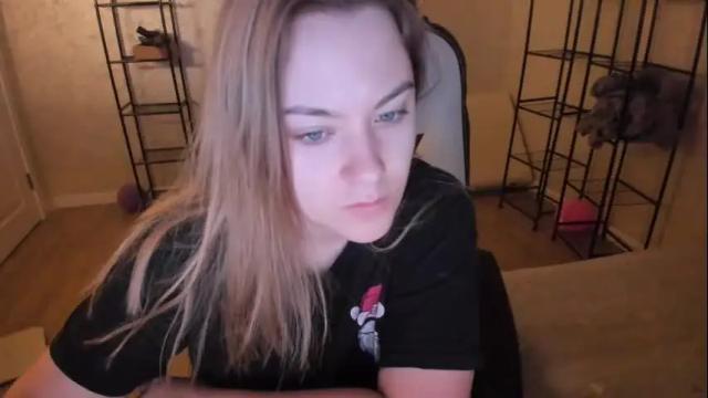 Thumbnail 1, fluffyyummybuns's Stream at Chaturbate, 2 months ago