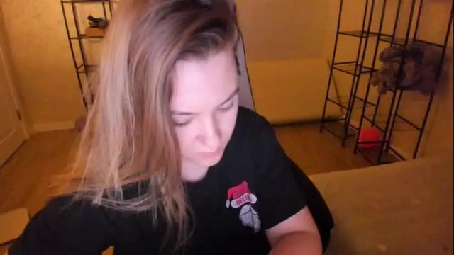 Image 4 of fluffyyummybuns Stream on Chaturbate on 2 months ago