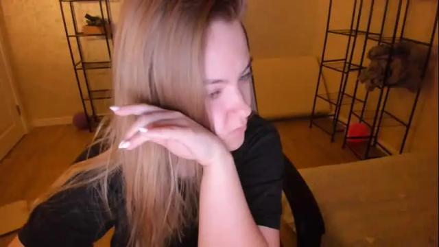 Thumbnail 3, fluffyyummybuns's Stream at Chaturbate, 2 months ago